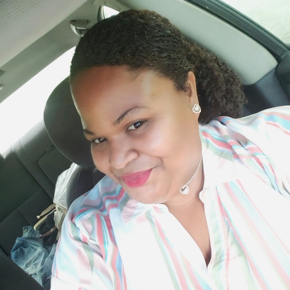 Meet your Posher, Tracie - Picture 1 of 1